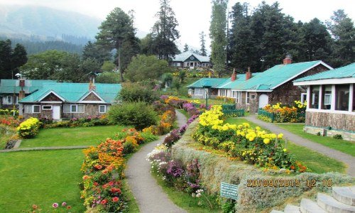 hotel-highlands-park-gulmarg2